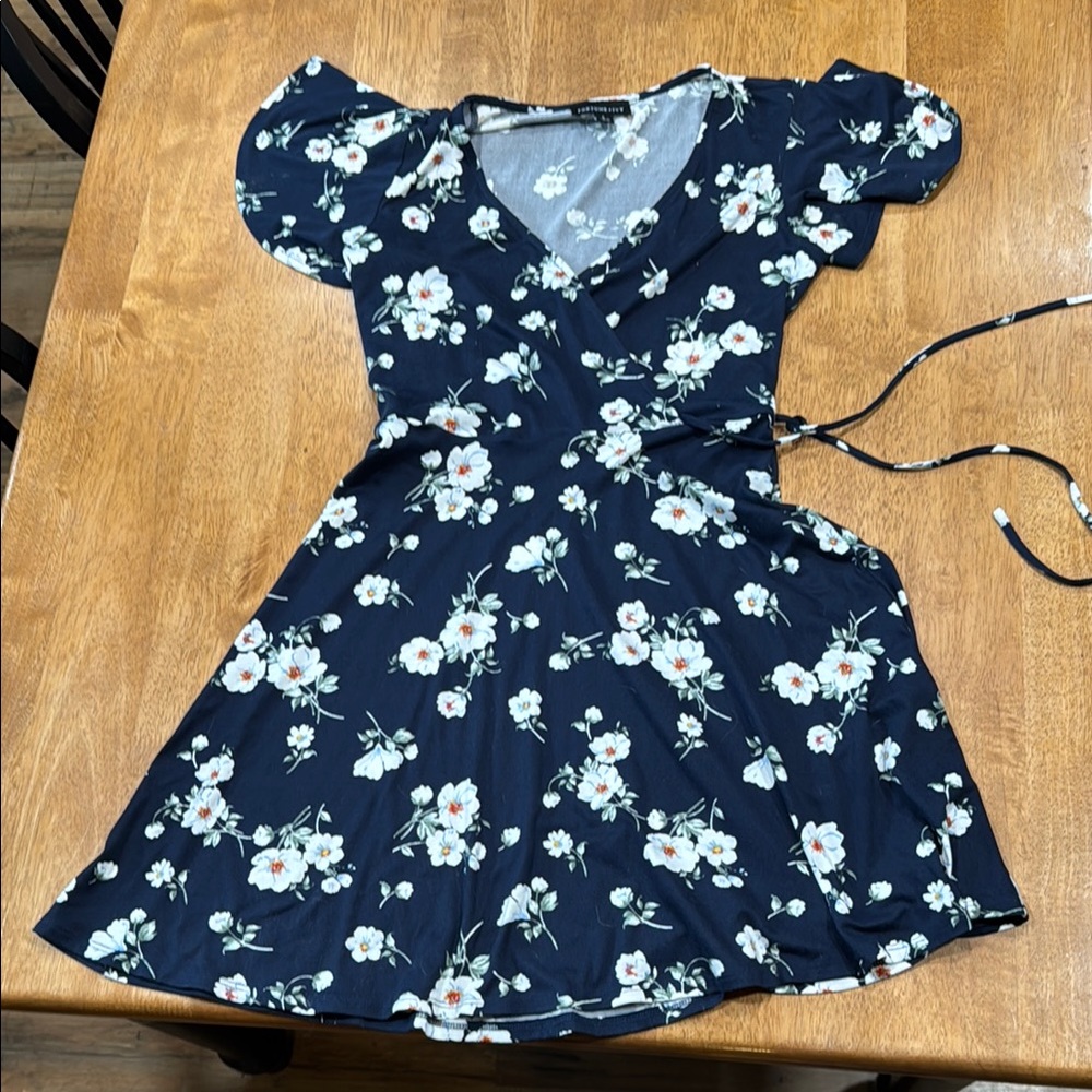 Blue and White Tie Front Midi Dress with Puff Sleeves